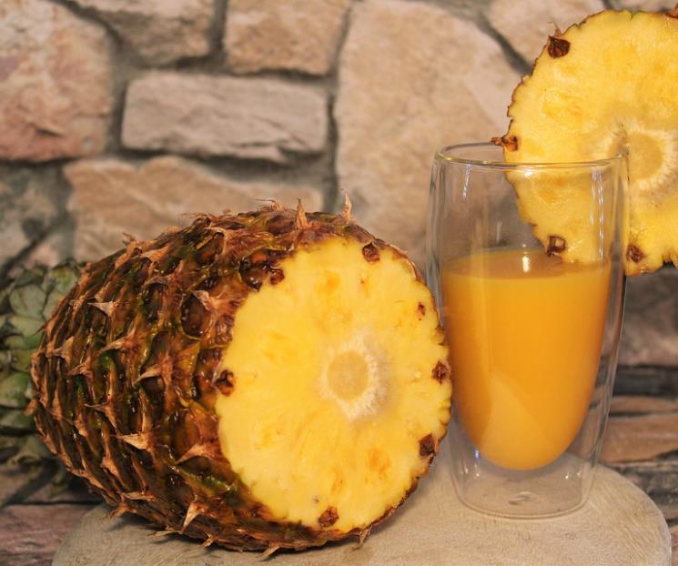 Jugo de piña con perejil:razones para tomarlo en las mañanas Jugo de piña con perejil:razones para tomarlo en las mañanas