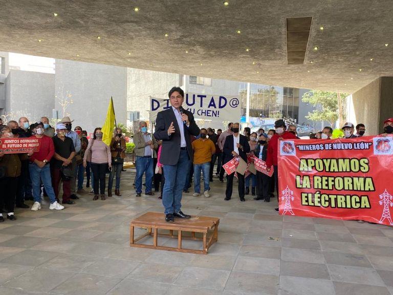Presionan morenistas a diputados para que apoyen RE