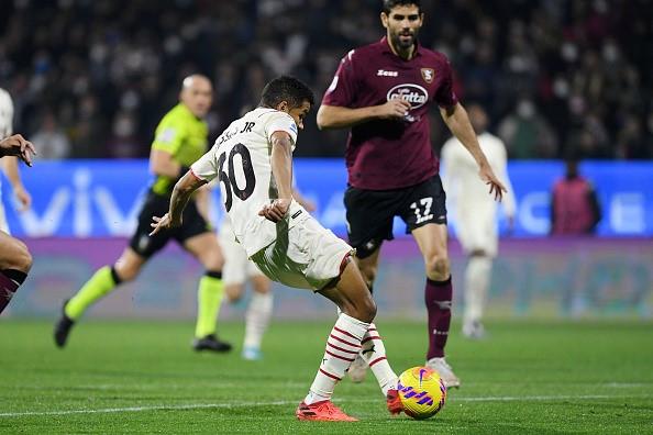 Empata AC Milán y dejan ir chance de alejarse de Inter Empata AC Milán y dejan ir chance de alejarse de Inter