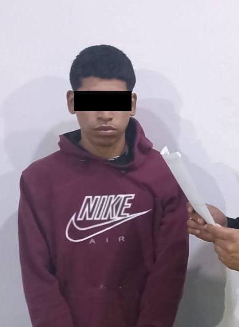 Detienen a dos con marihuana en Cadereyta