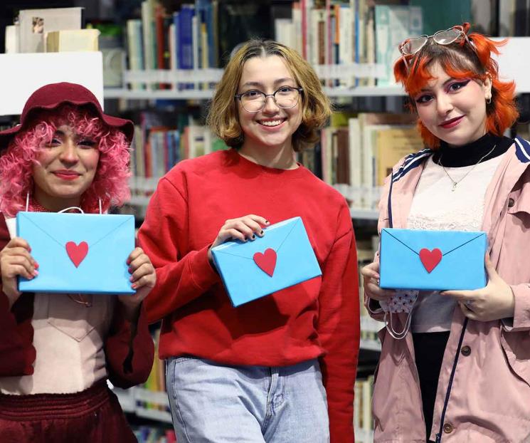 Tienen alumnos cita a ciegas con los libros Tienen alumnos cita a ciegas con los libros