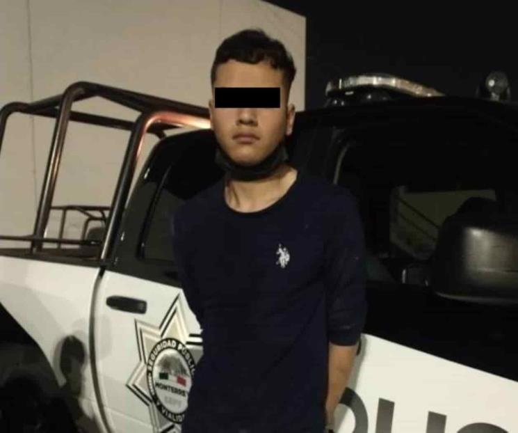 Arrestan a dos por asaltar en Monterrey