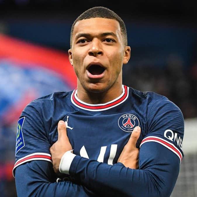 Le ofrece PSG dos años de renovación a Mbappé