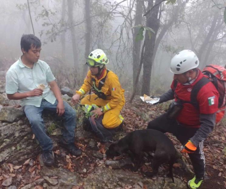 Encuentran a excursionista extraviado en Sierra de Santiago Encuentran a excursionista extraviado en Sierra de Santiago
