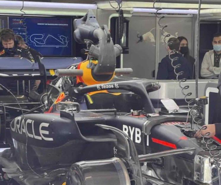 Tiene Checo Pérez problema con motor de RB18 Tiene Checo Pérez problema con motor de RB18