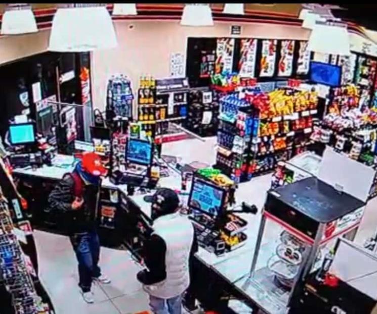 Caen dos por asalto a tienda