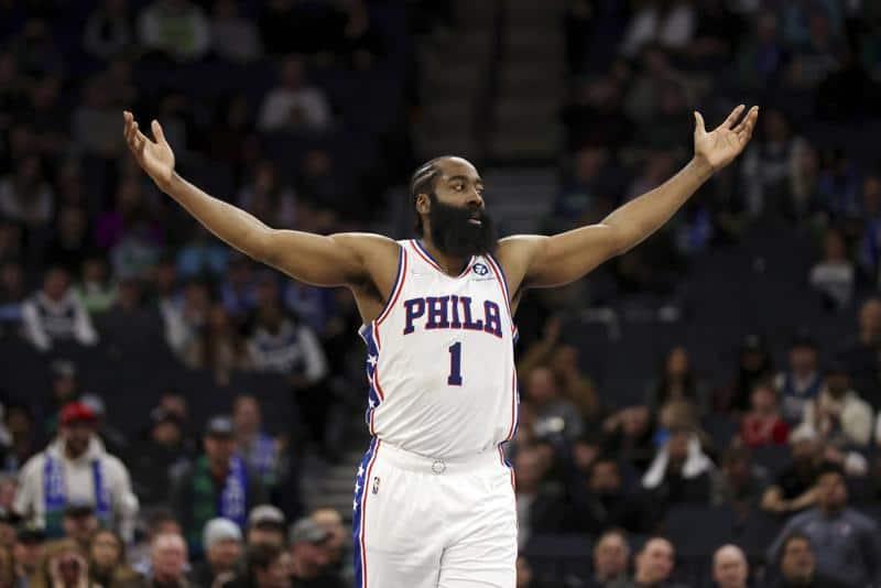 Harden debuta con 76ers