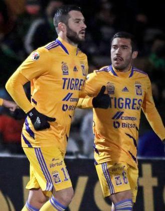 Logran felinos su quinta victoria al hilo