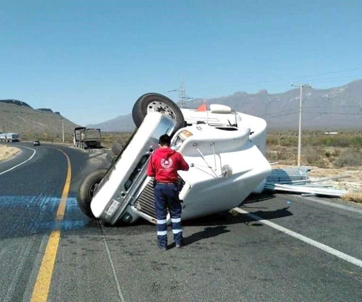 Vuelca tráiler en Mina Vuelca tráiler en Mina