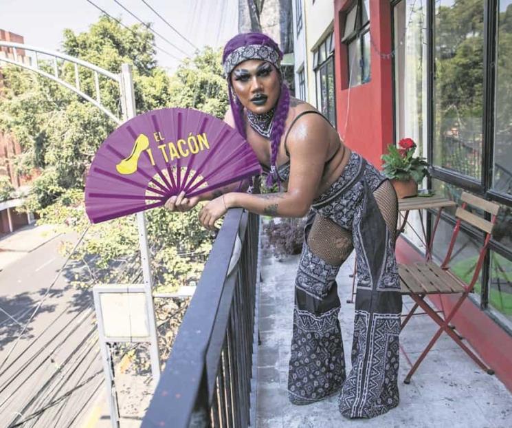Enseña drag queen diversidad a niños