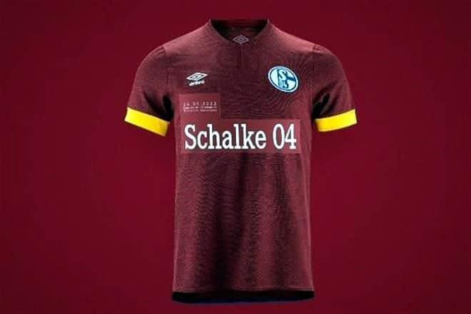 Corta Schalke con patrocinador de Rusia Corta Schalke con patrocinador de Rusia