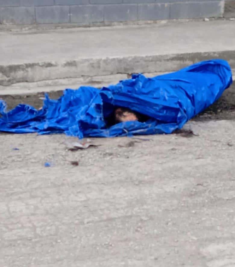 El cadáver de un hombre ejecutado y envuelto en una lona fue encontrado en Guadalupe