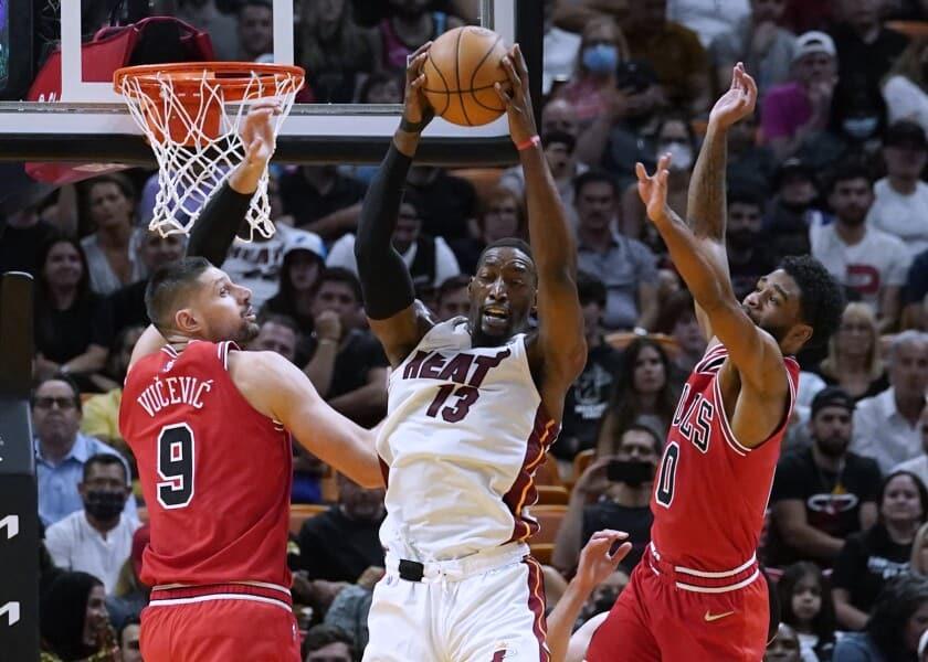 Vence Miami en duelo clave a Chicago