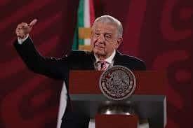 Grupo de mexicanos ya está Rumania para regresar: AMLO