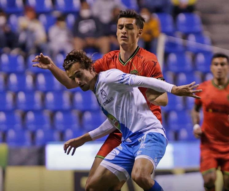 Rescata Puebla empate y siguen de líderes