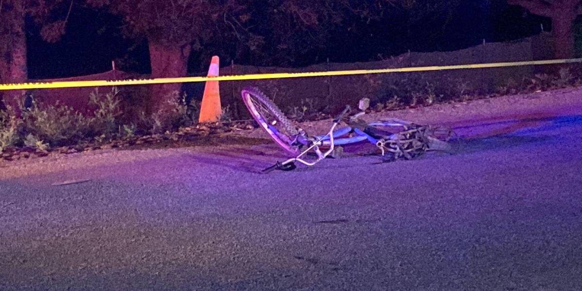 Un hombre que viajaba en una bicicleta perdió la vida después de varias horas de ser hospitalizado, al ser arrollado por un vehículo
