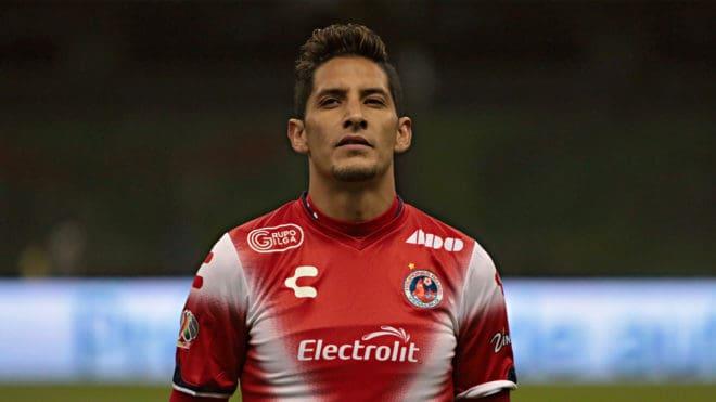...Y Angel Reyna lo revienta
