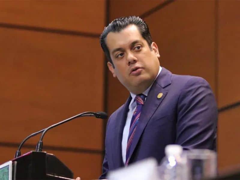 Denuncia Morena al INE ante SCJN