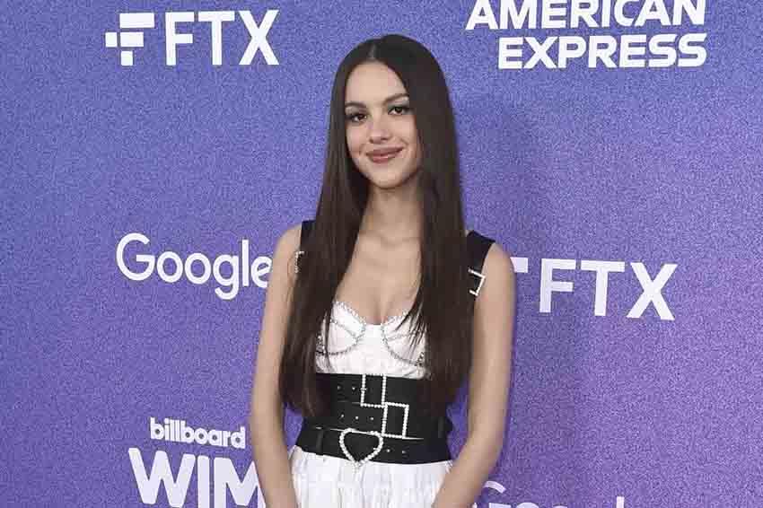 Olivia Rodrigo y Karol G son homenajeadas por Billboard