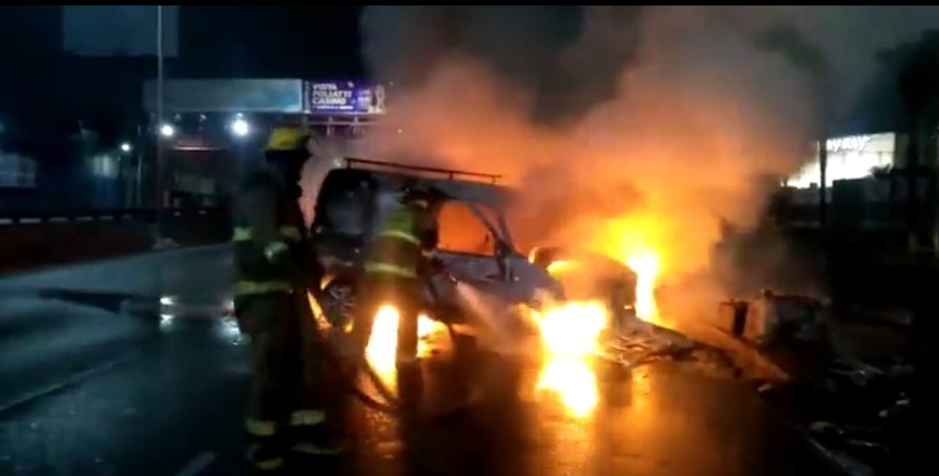Un conductor perdió la vida calcinado, después de chocar su camioneta que terminó incendiándose