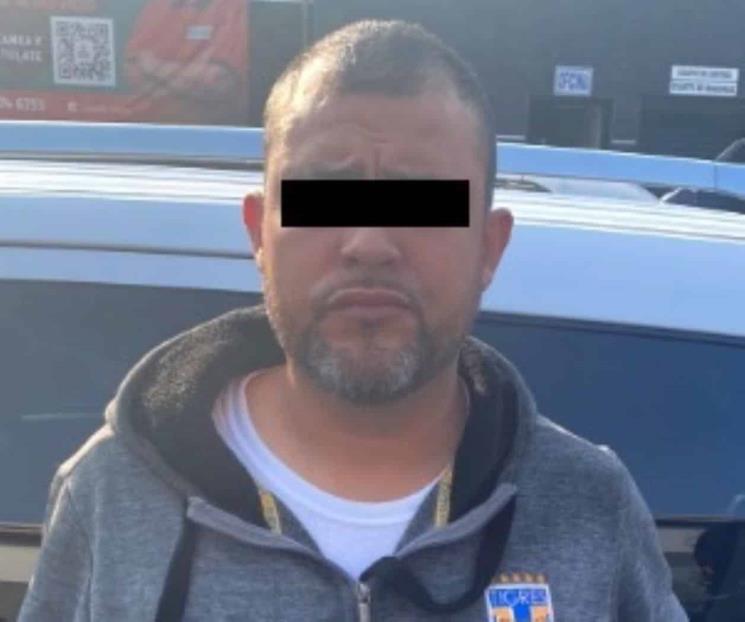 Detenido en camioneta con reporte de robo en Monterrey
