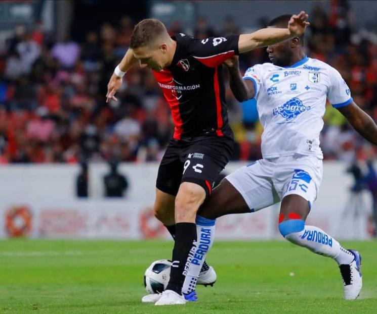 Abren Gallos y Atlas sábado de Liga MX
