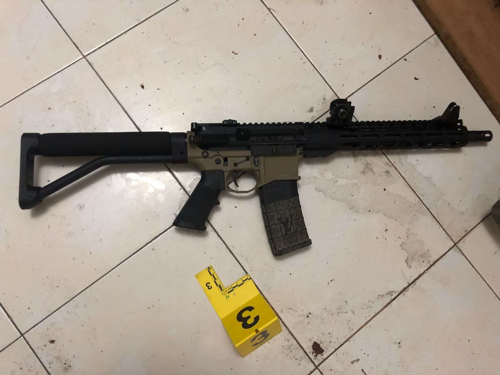 Dos armas largas y droga fue el resultado de un cateo