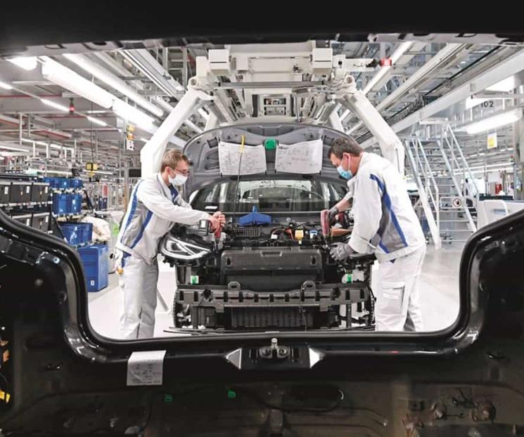 Analizan sector automotriz empresarios y Senado