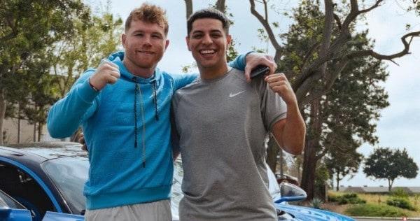 Vocalista de grupo firme cantaría himno en Canelo - Bivol