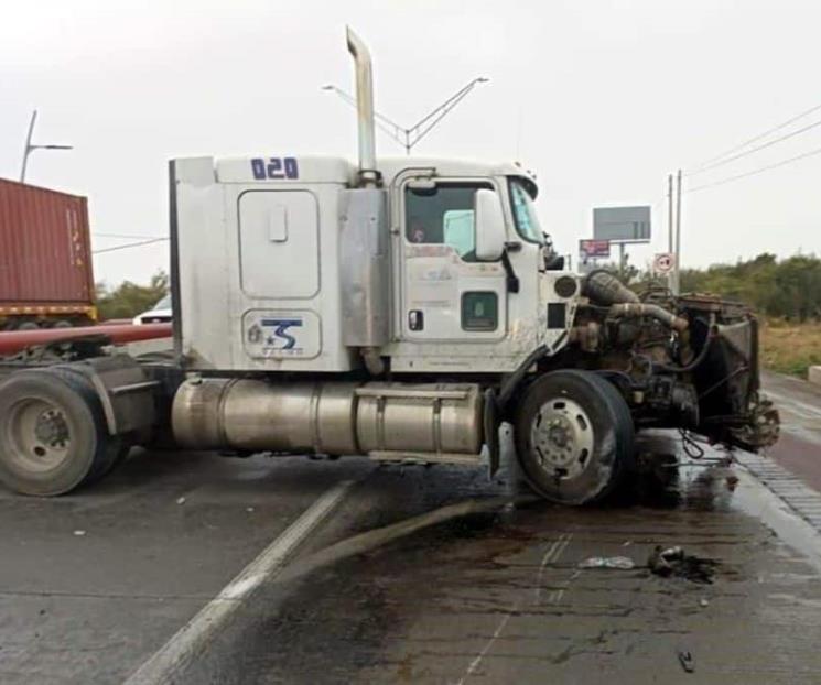 Choca tráiler en Apodaca