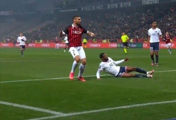 Gol de ex Tigre causa derrota de PSG en Francia