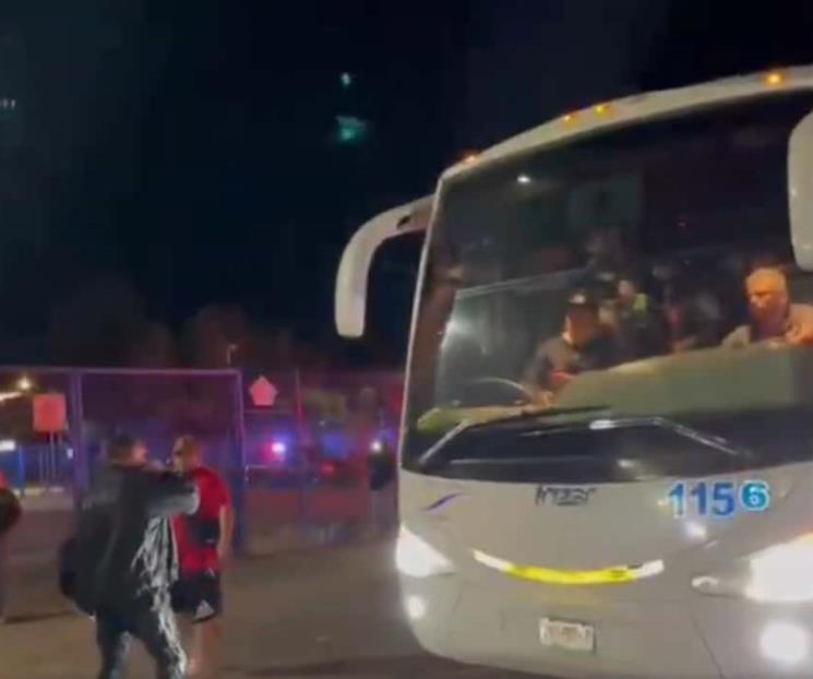 Aficionados rojinegros llegan a Jalisco tras enfrentamiento