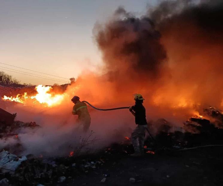 Controlan incendio en relleno sanitario en General Terán