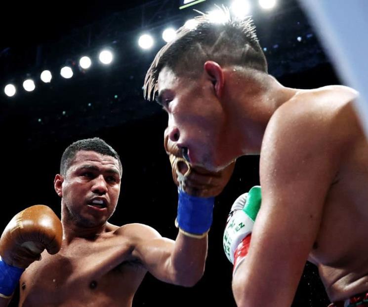 Cae Ray Martínez ante el Chocolatito