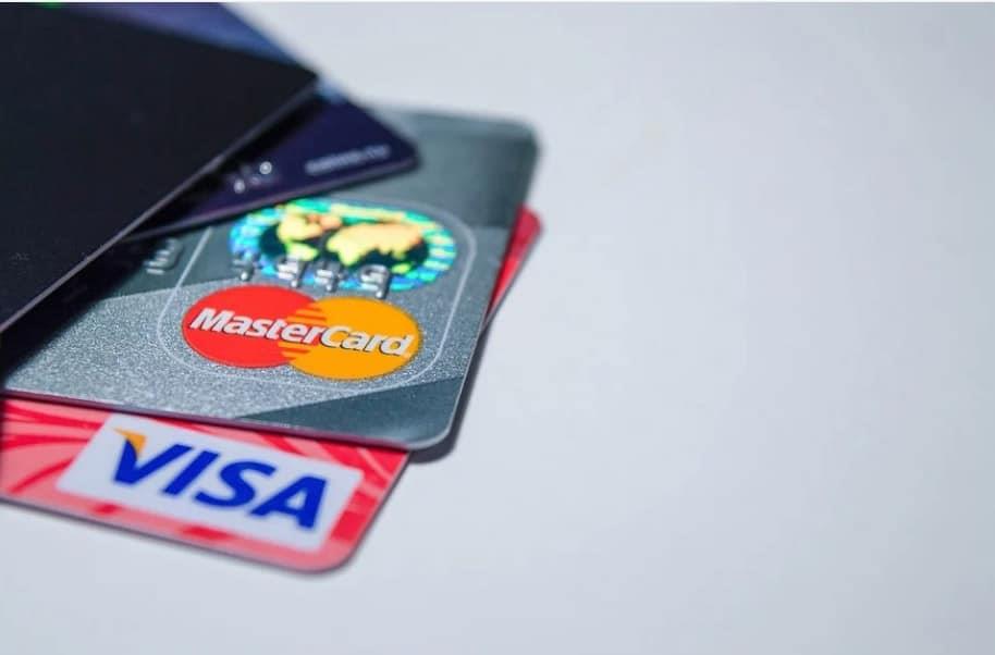 Mastercard y Visa suspenden todas sus operaciones en Rusia