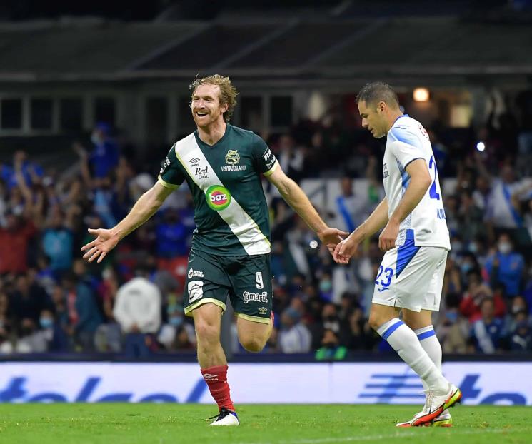 Puebla retoma la cima