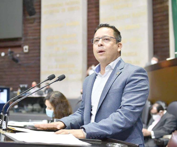 Pugnan panistas por escuelas de tiempo completo