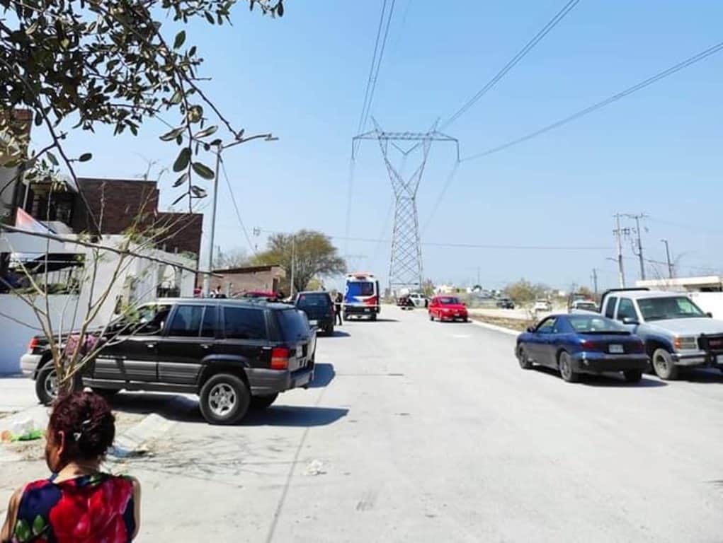 Hombres armados atacaron a balazos a un hombre cuando caminaba en calles de la colonia Portal Real de Santa Rosa, provocándole la muerte