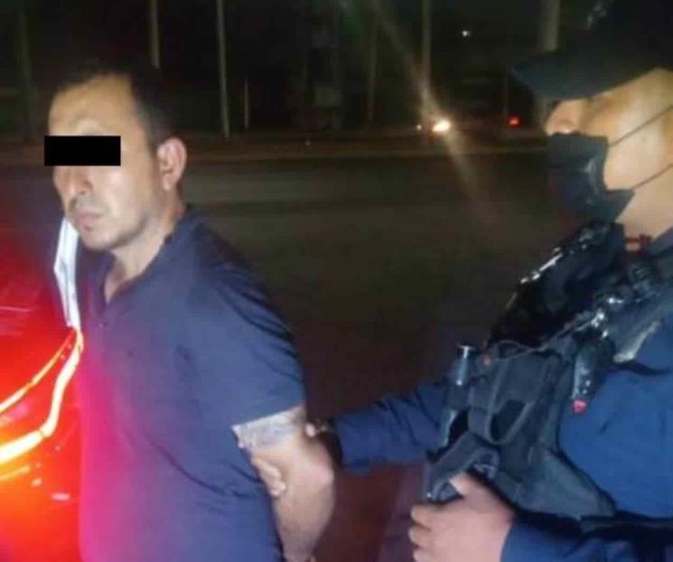 Detienen a hombre por robar negocio de tacos