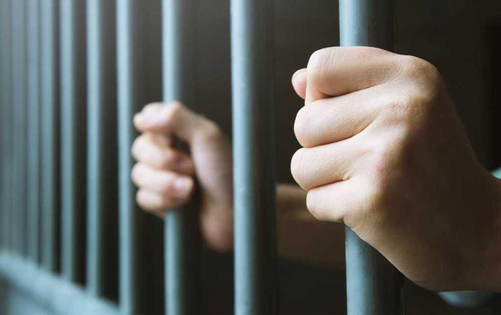 Arrestan a menor acusado de homicidio en Linares