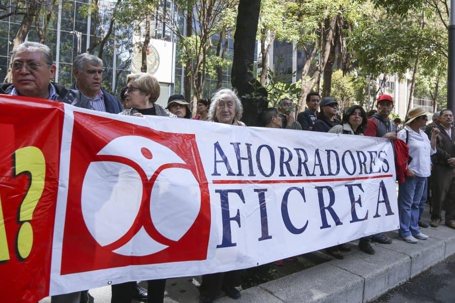 Ejecutan 2 órdenes de aprehensión contra dueño de Ficrea