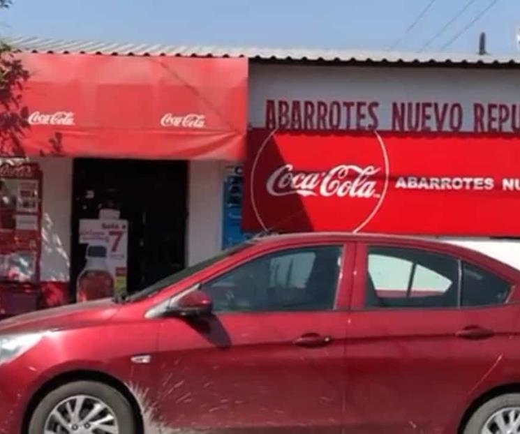 Encuentran a mujer asesinada al interior de tienda
