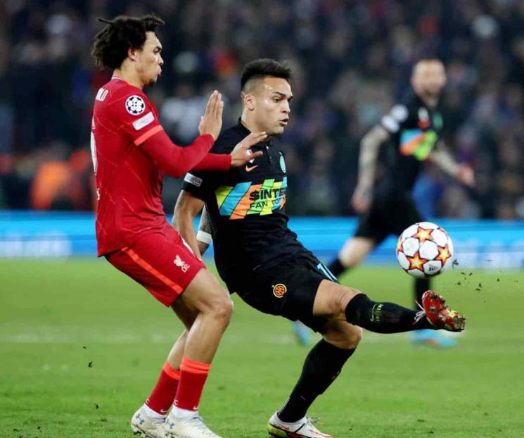 Sufre Liverpool pero avanza a CF de UCL