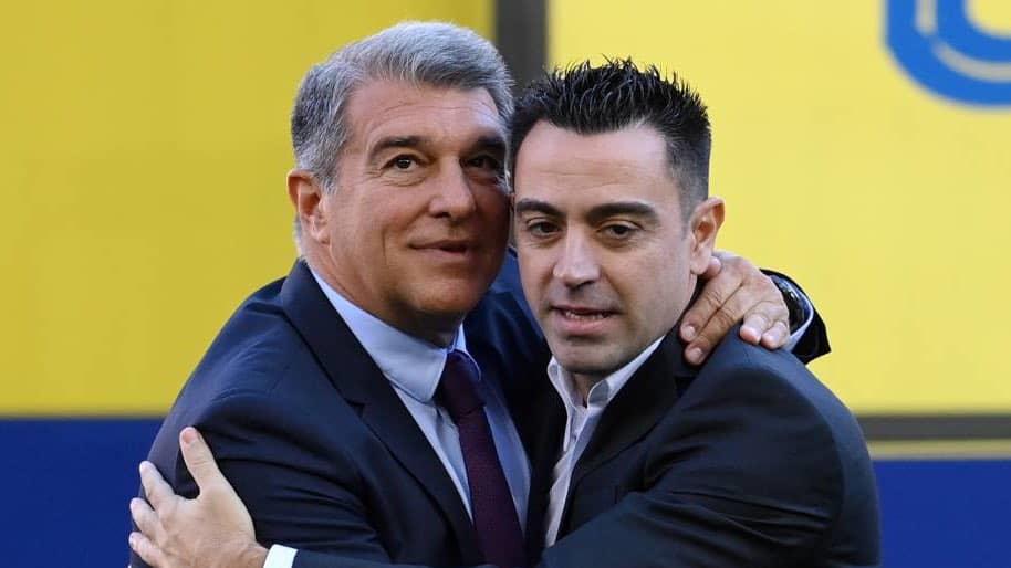 Cree Laporta que debió fichar antes a Xavi como DT