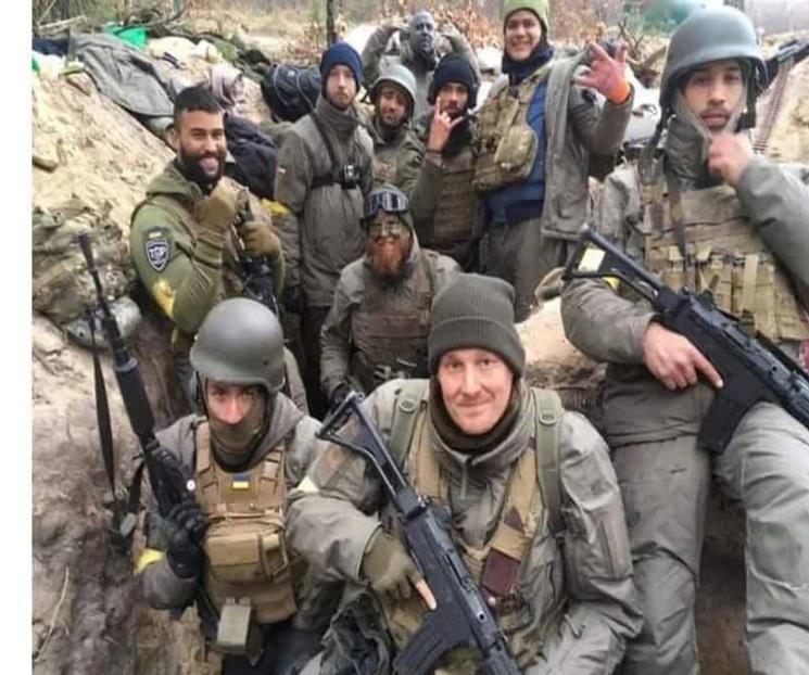 Temen por mexicanos voluntarios en Kiev