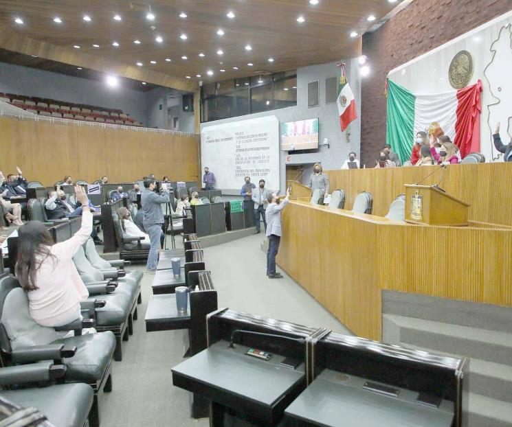 Turnan con urgencia expediente de nueva Constitución