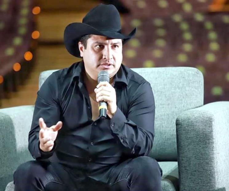 Julión ya quiere regresar a cantar a EU