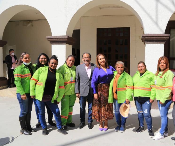 Reconoce Escobedo a sus trabajadoras