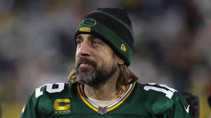 Renueva Rodgers con Green Bay