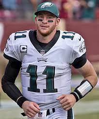 Se refuerza Comanders con Carson Wentz